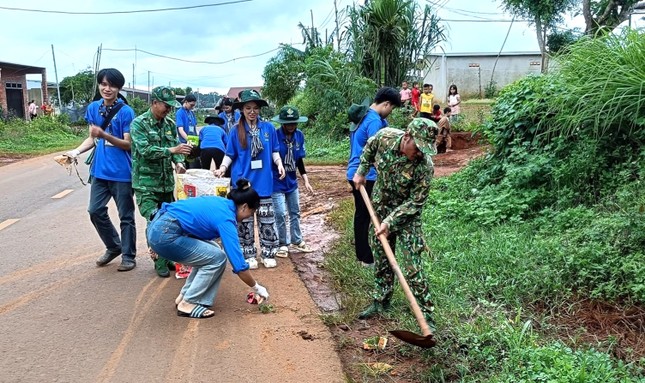 Tuổi trẻ Đắk Nông, Đắk Lắk thực hiện nhiều hoạt động hướng về vùng khó khăn ảnh 10