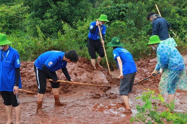 Tuổi trẻ Đắk Nông, Đắk Lắk thực hiện nhiều hoạt động hướng về vùng khó khăn ảnh 2