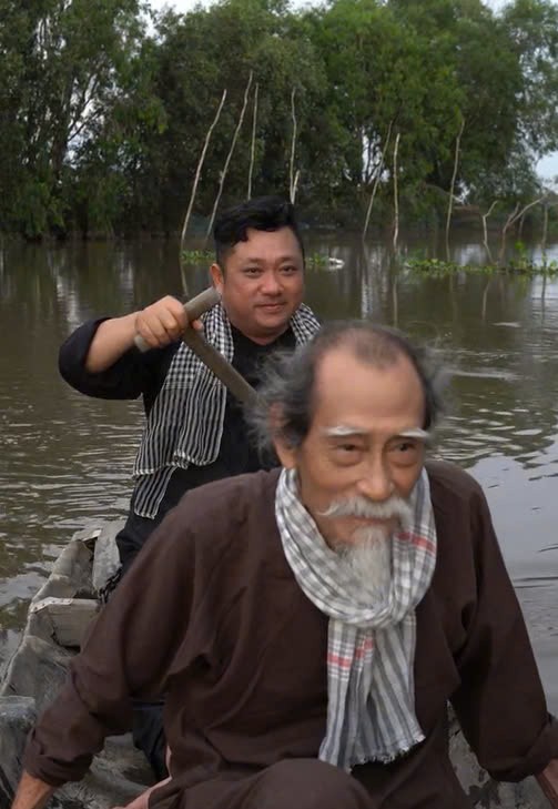 Thằng Cò 'Đất phương Nam' gặp lại ông ba bắt rắn Mạnh Dung ảnh 1