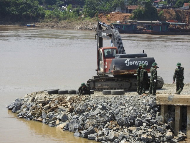 Cầu phao Phong Châu thông xe trở lại ảnh 4