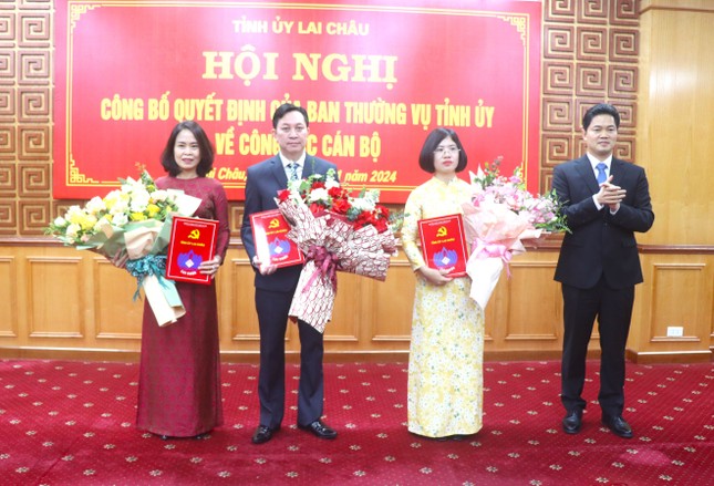 Ban Thường vụ Tỉnh ủy Lai Châu công bố quyết định về công tác cán bộ ảnh 1