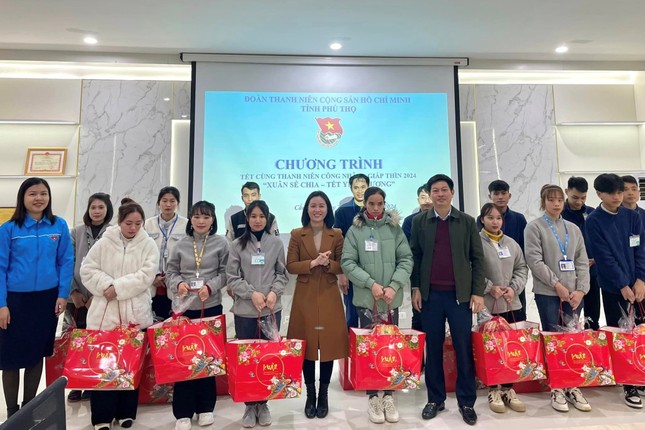 Tỉnh Đoàn Phú Thọ hỗ trợ học sinh, thanh niên hoàn cảnh khó khăn ảnh 2