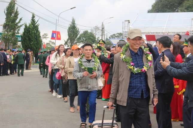 Tưng bừng khai trương cặp cửa khẩu quốc tế Lóng Sập - Pa Háng ảnh 4