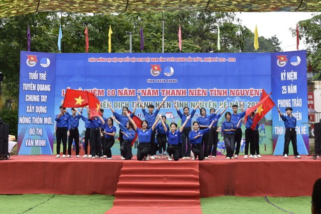 Nhiều hoạt động tại Lễ ra quân Chiến dịch Thanh niên tình nguyện hè năm 2024 tỉnh Tuyên Quang ảnh 2