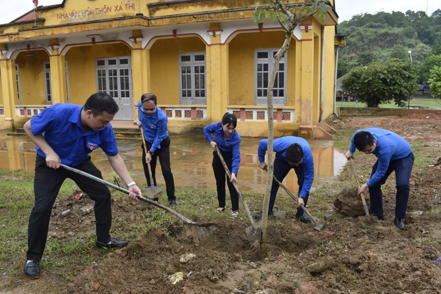 Nhiều hoạt động tại Lễ ra quân Chiến dịch Thanh niên tình nguyện hè năm 2024 tỉnh Tuyên Quang ảnh 11