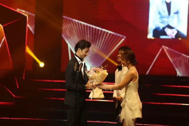 'Gia đình mình vui bất thình lình' thắng lớn, 'Cuộc đời vẫn đẹp sao' trắng tay ở VTV Awards ảnh 4