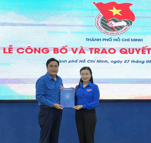 Trao quyết định của Ban Bí thư T.Ư Đoàn về công nhận Bí thư Thành Đoàn TPHCM ảnh 1