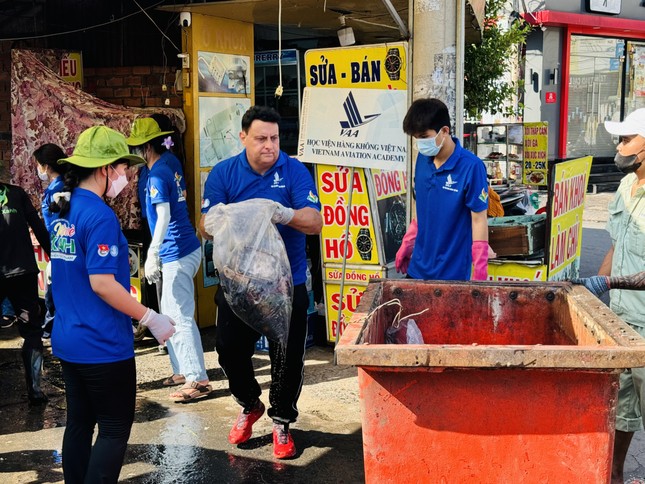 Tuổi trẻ TPHCM chung tay phục hồi dòng kênh Hy Vọng ảnh 5