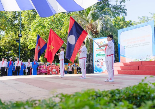 Đại sứ thiếu nhi nắm tay vun đắp tình cảm hữu nghị Việt Nam - Lào - Campuchia ảnh 1