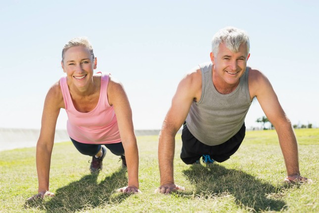 ‘Chuyện ấy’ mĩ mãn ở phụ nữ 50+ ảnh 1