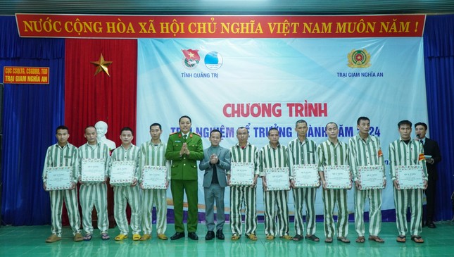 Thanh thiếu niên chậm tiến tận mắt chứng kiến cuộc sống ở trại giam ảnh 7