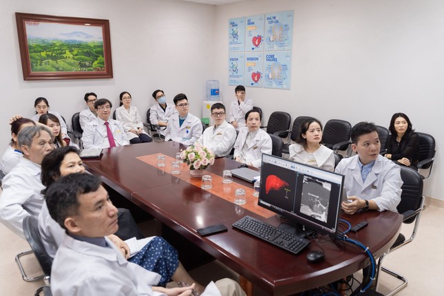 Trắng đêm ghép gan cấp cứu, đưa người bệnh thoát lưỡi hái tử thần ảnh 1