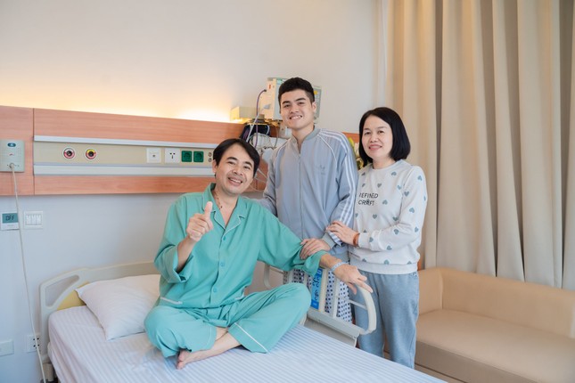 Trắng đêm ghép gan cấp cứu, đưa người bệnh thoát lưỡi hái tử thần ảnh 3