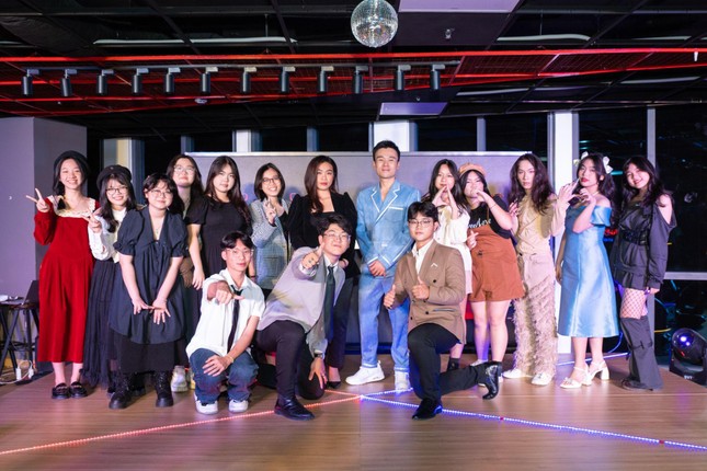 Đại diện 55 trường THPT toàn quốc tranh tài tại vòng đấu loại trực tiếp của Sing Out Loud 2024 ảnh 4