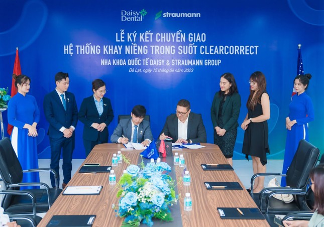 Nha khoa Quốc tế DAISY chiếm trọn niềm tin khách hàng bằng văn hóa 'Phục vụ từ trái tim' ảnh 2