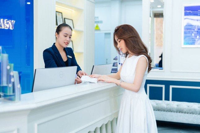 Nha khoa Quốc tế DAISY chiếm trọn niềm tin khách hàng bằng văn hóa 'Phục vụ từ trái tim' ảnh 3