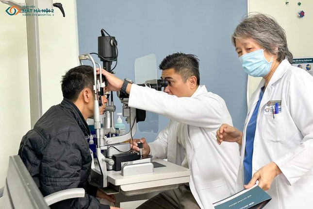 Bệnh viện mắt Hà Nội 2 và Bệnh viện mắt Quốc gia Singapore hợp tác hội chẩn cho các ca bệnh khó về giác mạc ảnh 1
