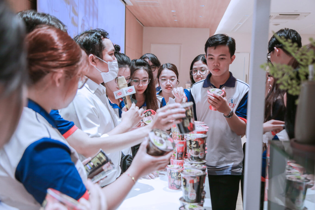 Doanh nghiệp đánh giá cao chất lượng sinh viên Quản trị kinh doanh học chương trình song ngữ ảnh 3