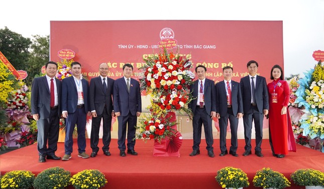 BV Group là nhà tài trợ kim cương cho sự kiện công bố thành lập thị xã Việt Yên ảnh 1