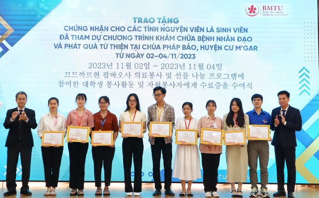 Trường ĐH Y Dược Buôn Ma Thuột ra mắt Ban quản lý quỹ khuyến học, khuyến tài ảnh 3