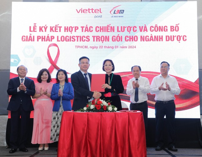 Lê Bảo Minh 'bắt tay' Viettel Post, cung cấp giải pháp logistics trọn gói cho ngành dược ảnh 1