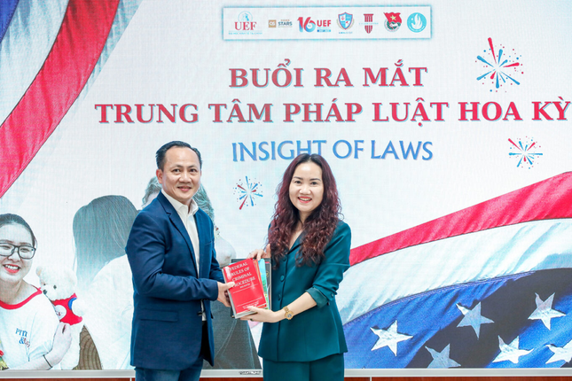 UEF nhận hồ sơ xét tuyển học bạ ngành luật kinh tế đến ngày 31/3 ảnh 2
