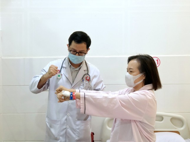 Tiết kiệm hơn 100 triệu đồng nhờ kỹ thuật đặt coil điều trị phình mạch não ảnh 1