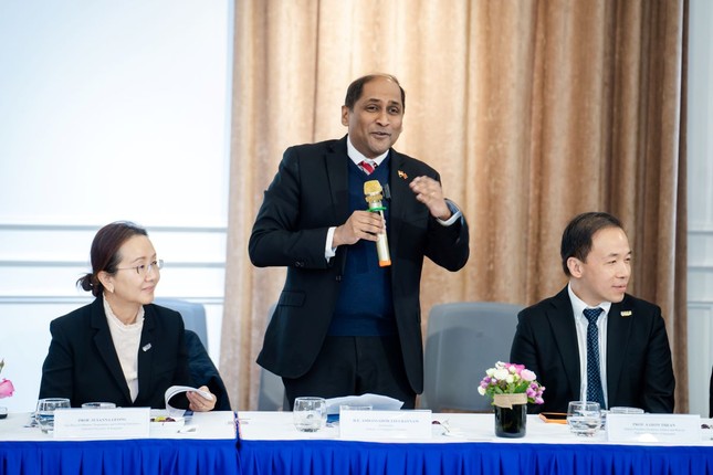 Vinuni hợp tác với đại học quốc gia Singapore về đổi mới sáng tạo ảnh 2