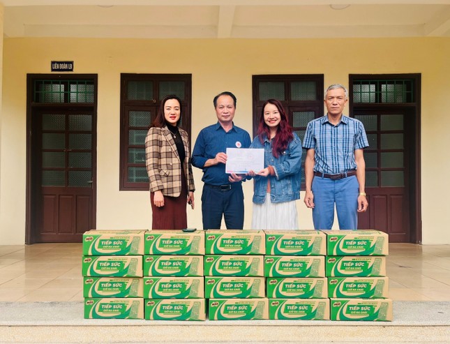 Nestlé Việt Nam tặng gần 6.000 phần quà cho các gia đình có hoàn cảnh khó khăn nhân dịp Tết Nguyên đán ảnh 1