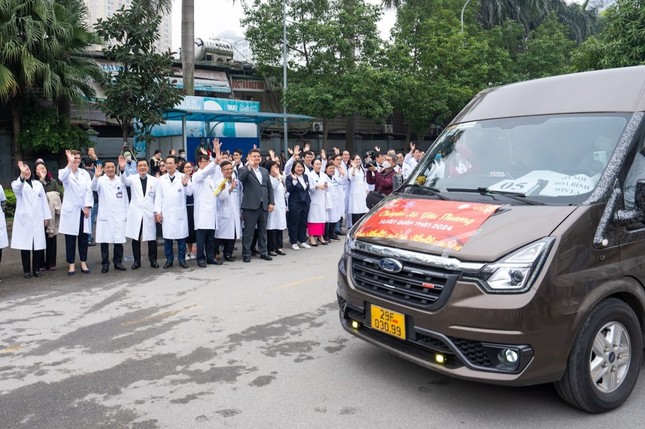 Roche chung tay cùng Quỹ Ngày mai tươi sáng mang niềm vui tới bệnh nhi ung thư trước thềm Xuân Giáp Thìn ảnh 3