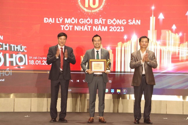 Đông Tây Land ghi dấu ấn với những giải thưởng lớn trong năm 2023 ảnh 1