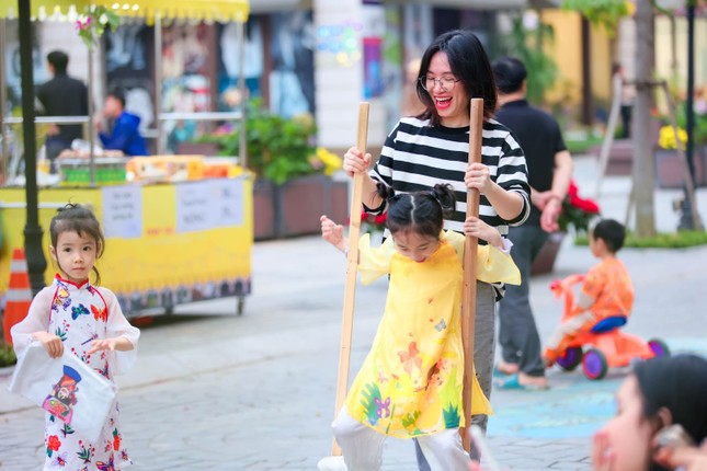Pont de Long Bien: Không gian văn hoá sáng tạo song hành cùng đường hoa Home Hanoi Xuan ảnh 3