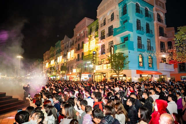 Gần nửa triệu lượt khách 'cập bến' Grand World trong kỳ nghỉ Tết Nguyên đán 2024 ảnh 7