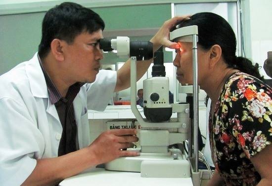 Tại sao cần khám chuyên khoa mắt định kỳ sau 40 tuổi để tầm soát bệnh Glôcôm ảnh 2