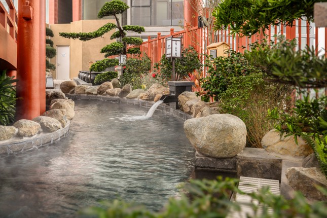 Chính thức khai trương tổ hợp khoáng nóng Nhật Bản giữa lòng Ecopark, cách hồ Hoàn Kiếm 14km ảnh 1