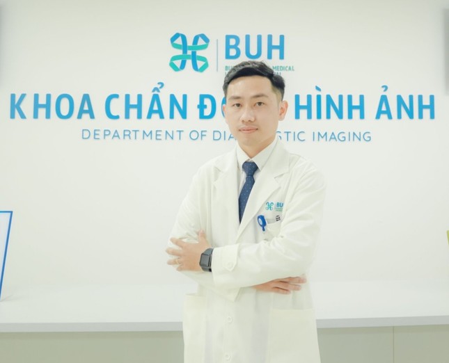 Bác sĩ trẻ tiên phong đưa kỹ thuật can thiệp ung thư sớm đường tiêu hóa qua nội soi về Tây Nguyên ảnh 1