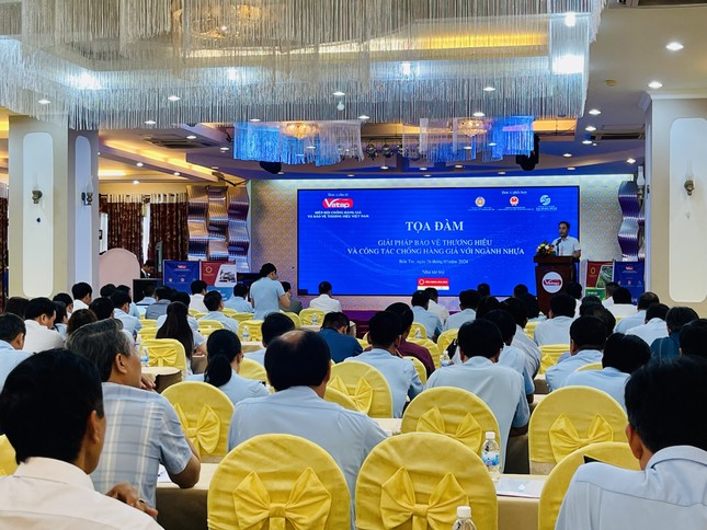 Bến Tre xử phạt hơn 153 triệu đồng 4 đơn vị kinh doanh hàng hóa xâm phạm quyền đối với nhãn hiệu Ống nhựa Hoa Sen ảnh 1
