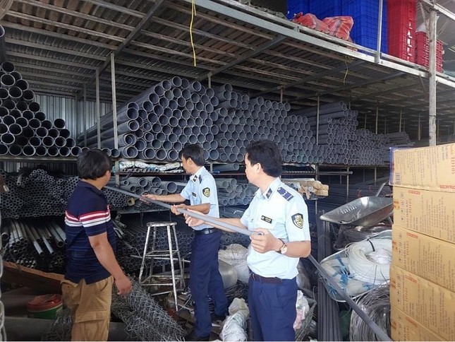 Bến Tre xử phạt hơn 153 triệu đồng 4 đơn vị kinh doanh hàng hóa xâm phạm quyền đối với nhãn hiệu Ống nhựa Hoa Sen ảnh 3