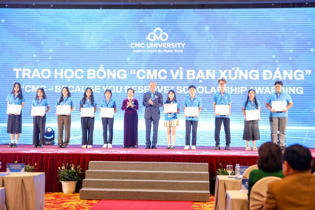 Xét học bạ sớm: Giảm áp lực thi cử, tăng cơ hội nhận học bổng ảnh 3