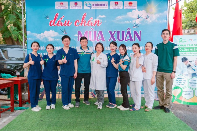 Bệnh viện mắt Hà Nội cơ sở 2 khám mắt và phát thuốc miễn phí tại An Giang ảnh 1