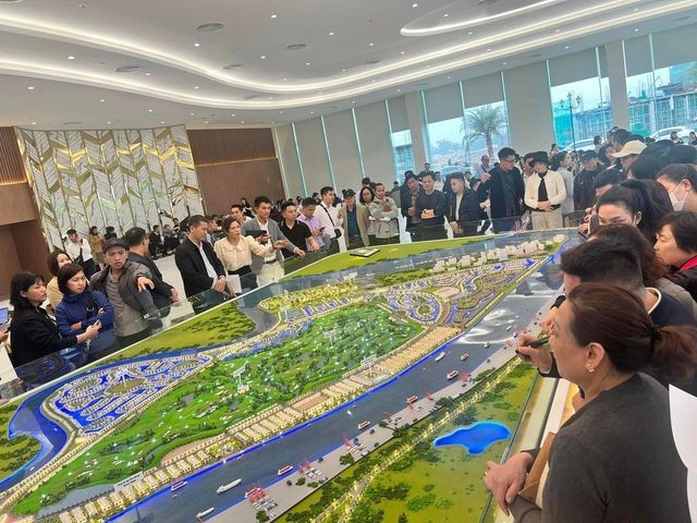 'Tâm chấn' Vinhomes Royal Island khuynh đảo thị trường ảnh 2