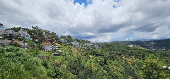 Nghỉ lễ dài ngày, khách mua vé máy bay tăng cao ảnh 1