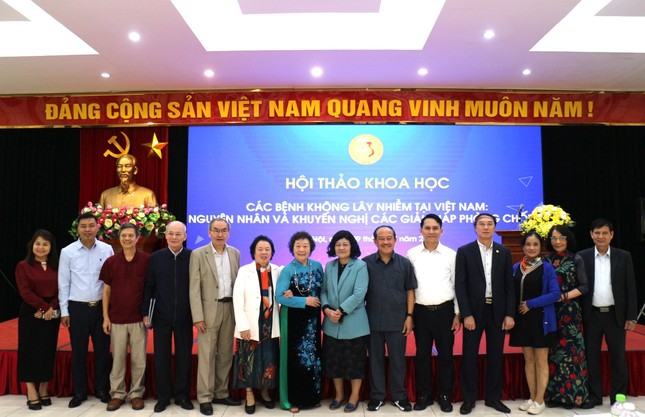 Chưa đủ bằng chứng kết luận nước giải khát có đường là nguyên nhân gây thừa cân béo phì? ảnh 2