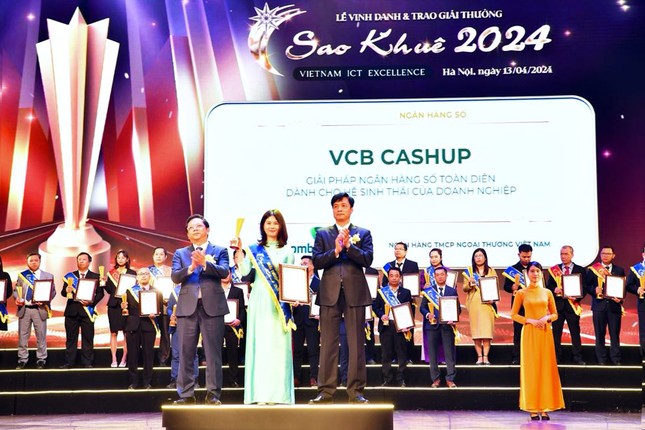 Ba giải pháp số của Vietcombank nhận giải thưởng Sao Khuê 2024 ảnh 1