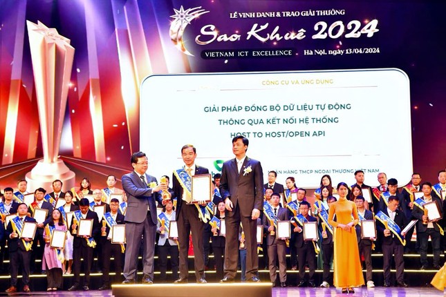 Ba giải pháp số của Vietcombank nhận giải thưởng Sao Khuê 2024 ảnh 2