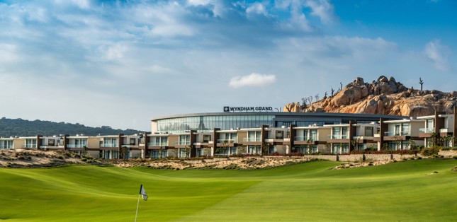 Resort Wyndham Grand KN Paradise Cam Ranh: Nơi tận hưởng kỳ nghỉ lễ 30/4 – 1/5 trọn vẹn ảnh 1