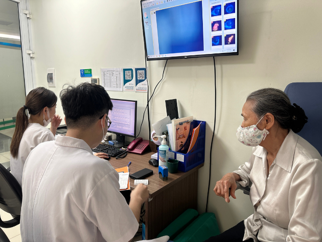 Nhiều bệnh nhân phát hiện mắc glôcôm tại chương trình khám tầm soát miễn phí của Bệnh viện Mắt Hà Nội cơ sở 2 ảnh 3
