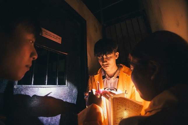 Biển người đổ về 'Hàn Quốc thu nhỏ' K-Town trong ngày khai trương ảnh 9