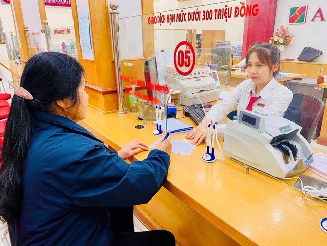 Cán bộ Agribank tích cực ngăn chặn tội phạm lừa đảo công nghệ cao, bảo toàn tài sản cho khách hàng ảnh 3