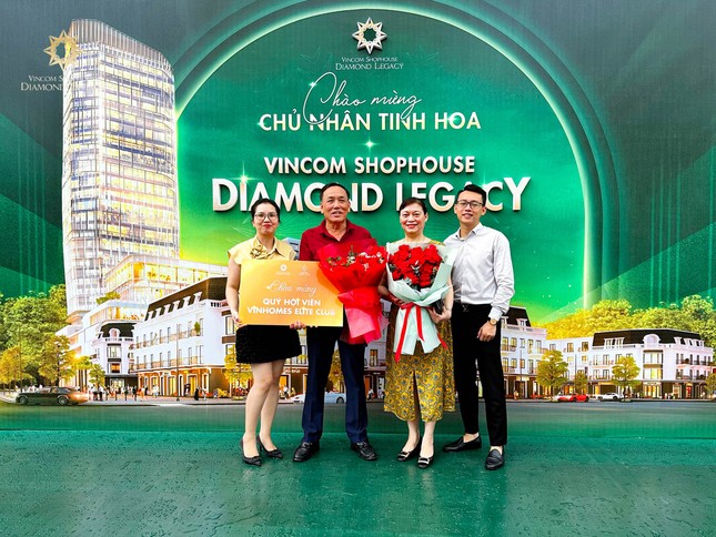 Vincom Shophouse Diamond Legacy chính thức bàn giao nhà phố cho cư dân ảnh 1